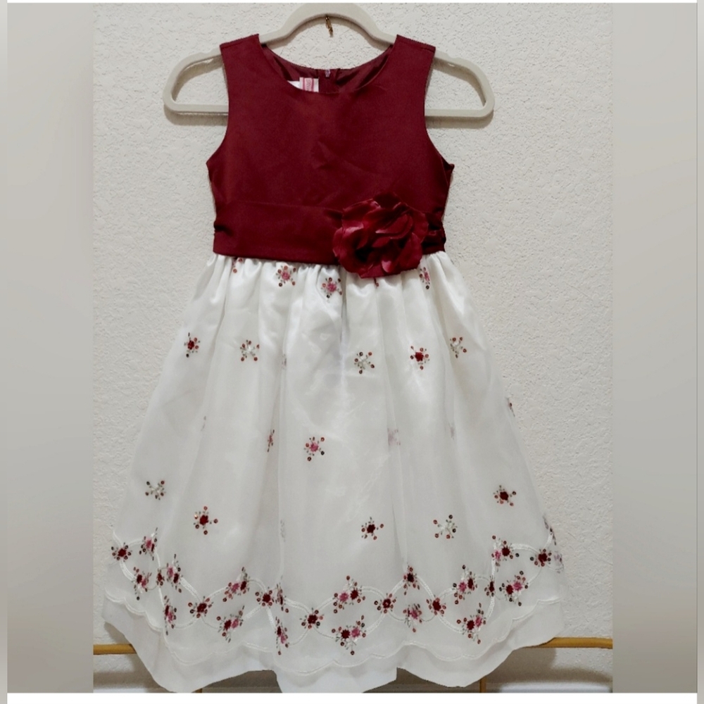 Rosenau NWT burgundy/cream skirt with embroidery roses. Size 8.